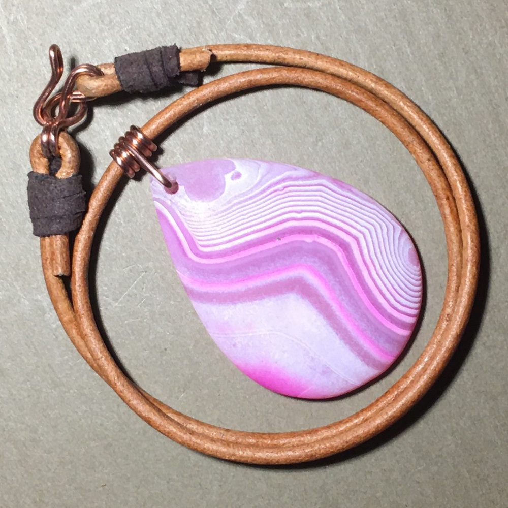 16” Frosted Agate Leather Choker Necklace